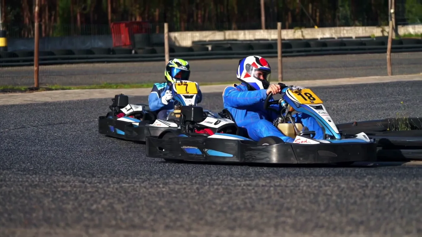 Pilotos a competir no kartódromo EUROINDY